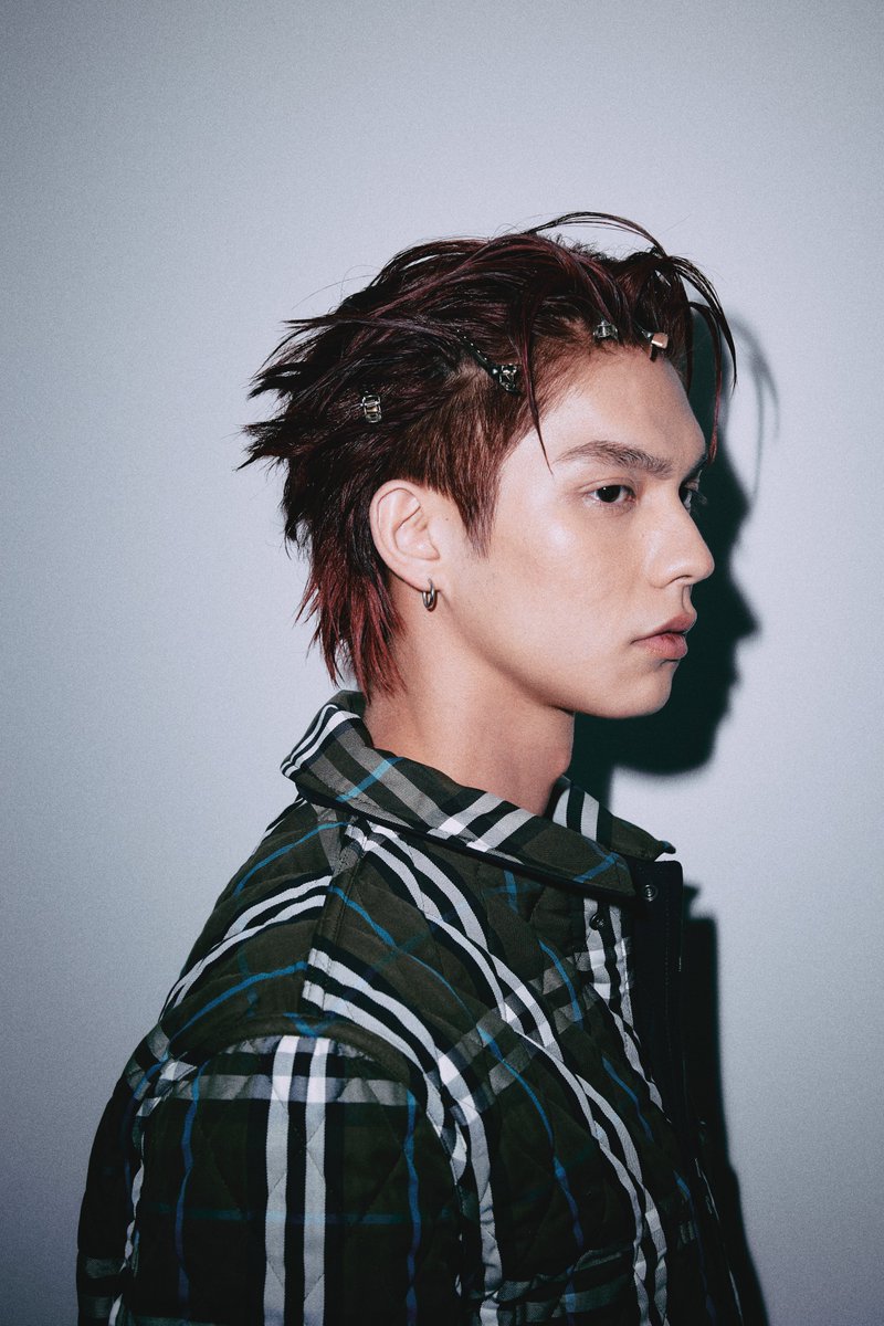 cloud9_ent_ofc's tweet photo. Countdown!

Get ready for the Burberry Summer 2025 fashion show tonight.

🇬🇧 04:00PM (BRITISH SUMMER TIME/UTC+1)
🇹🇭 10:00PM (THAILAND TIME/GMT+7)

#BurberrySummer2025xBRIGHT 

#BurberryxBRIGHT
#bbrightvc
#Cloud9Ent https://t.co/SsAJQzIWG9