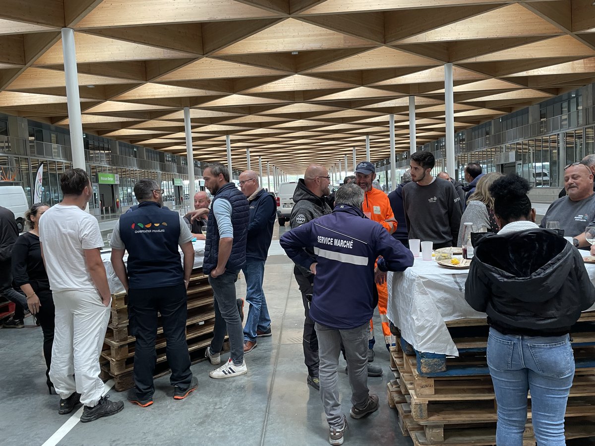 Jeudi dernier, près de 80 opérateurs se sont réunis pour célébrer la rentrée au MiN de Nantes.

Une occasion pour les équipes des entreprises du MiN de se retrouver, lors d’un moment de partage et de convivialité. Merci à tous les participants !

Charpentier Primeurs, Maison