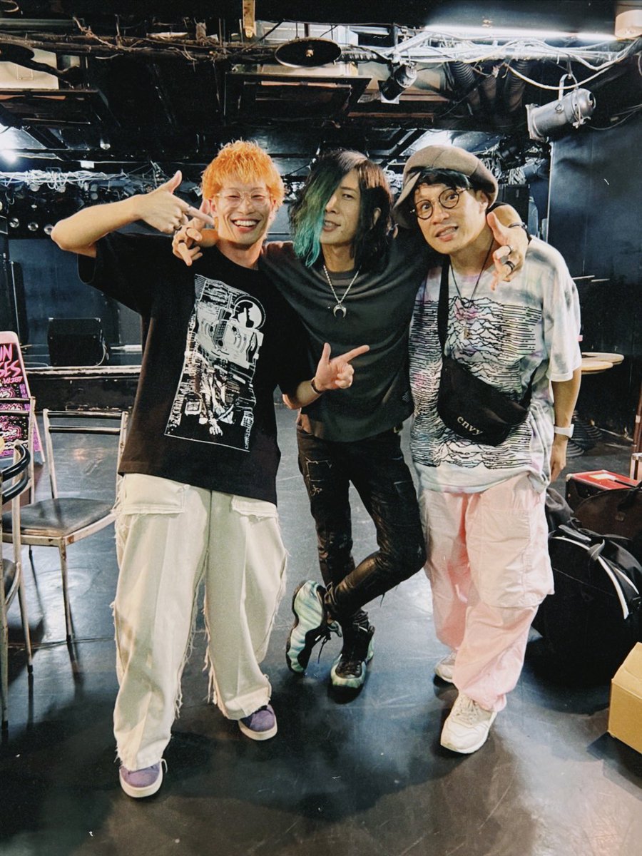 アルカラとサスフォーの2マン、僭越ながらO.A.を務めさせていただきました。

こんな夜がまた来ればいい！
2バンドともフロアの熱気も総じて全てが最高でした、ありがとうございました👊