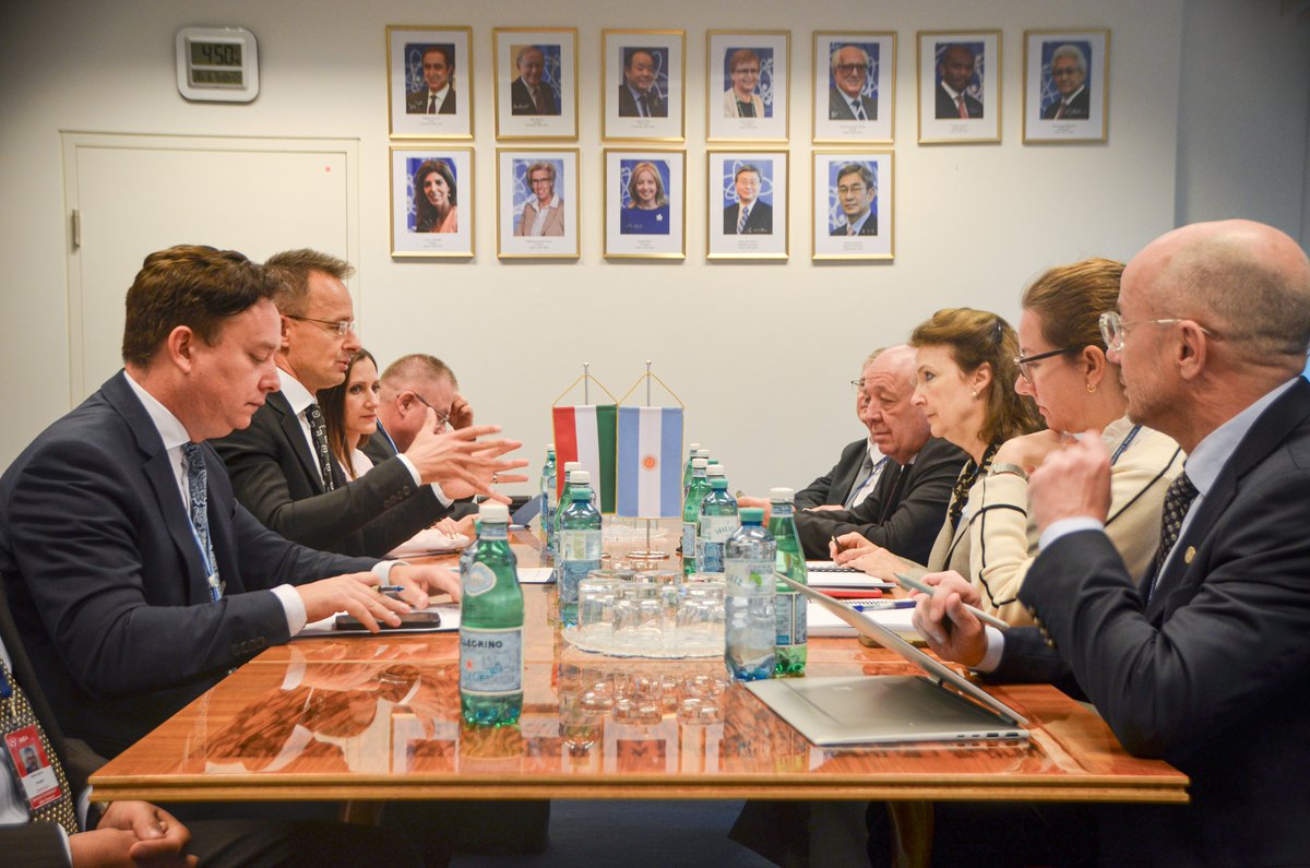 Cancilleria_Ar's tweet image. Canciller Mondino en Austria: agenda focalizada en tecnología nuclear y energía atómica; reuniones con el titular del OIEA y canciller de Hungría

La Canciller Mondino arribó a Austria para participar en la 68° Conferencia General del Organismo Internacional de Energía Atómica…