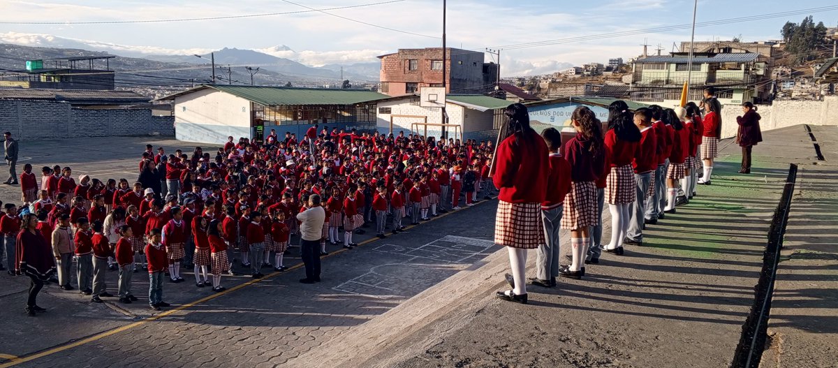 InstitucionL's tweet photo. MOMENTO CÍVICO - Educación Cívica, Ética e Integridad @Educacion_Ec @EducacionZ9_Ec #EducaciónCívica https://t.co/EiQFIrtFxA