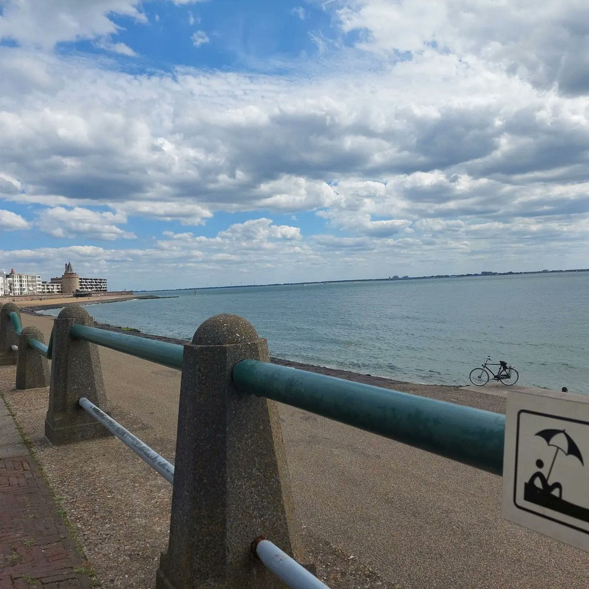 Love_books_0803's tweet photo. #30dayphotochallenge
Dag 21 maandag 16 september
'Aan zee.'
Laar maar zien al die mooie strand-, boulevard- en zeefoto's! π₯° https://t.co/RE4F23YSj0