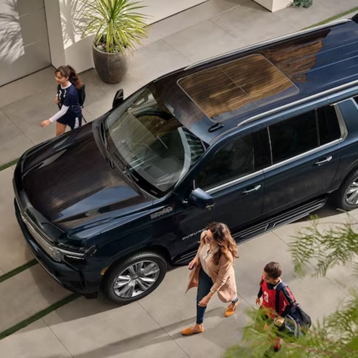 SimiValleyChev's tweet image. Step into luxury and command the road with the Chevrolet Suburban.

Designed to make a statement, this is where sophistication meets power. Discover more in our bio. 🚙
#ChevySuburban #SimiValleyChevy #LuxuryOnWheels