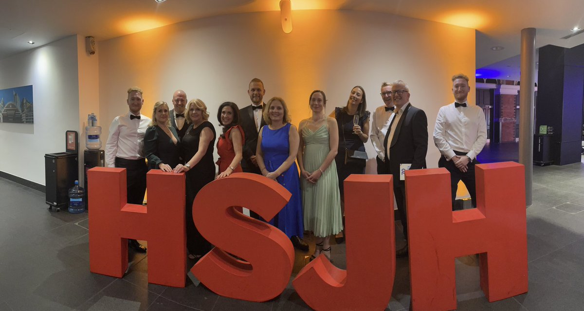 JamesCThomson's tweet image. Making waves at the HSHJ awards 

#HSJpatientsafety
@HSJptsafety 
@SteppingHillMOT 
@SFTTransformat1 

Table 70 celebrating multiple finalists