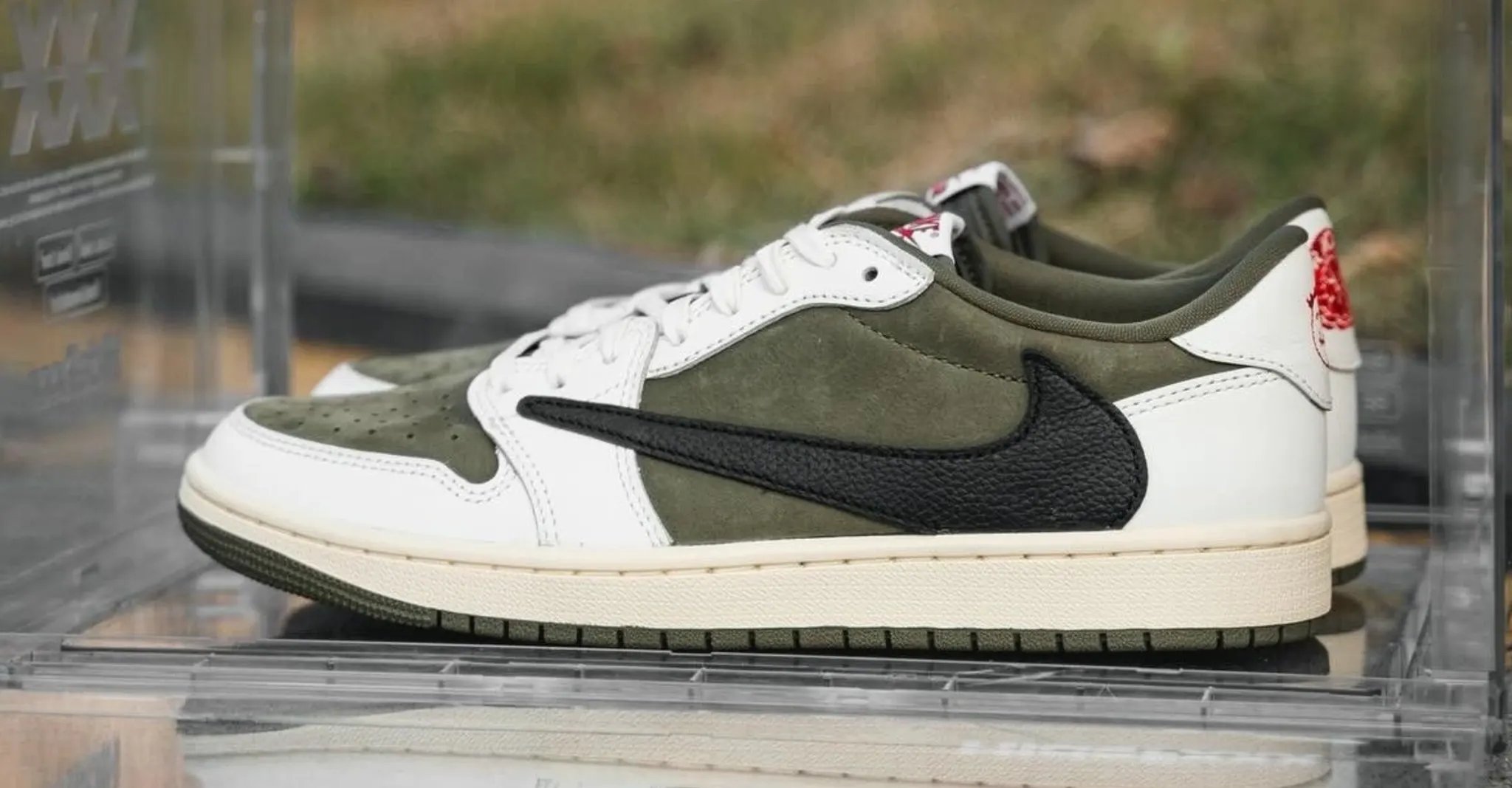 Complex Sneakers on X Medium Olive Travis Scott x Air Jordan 1 Slated to Drop This Month Initially rumored to drop on Sept. 9 sources have confirmed to Complex Sneakers that the