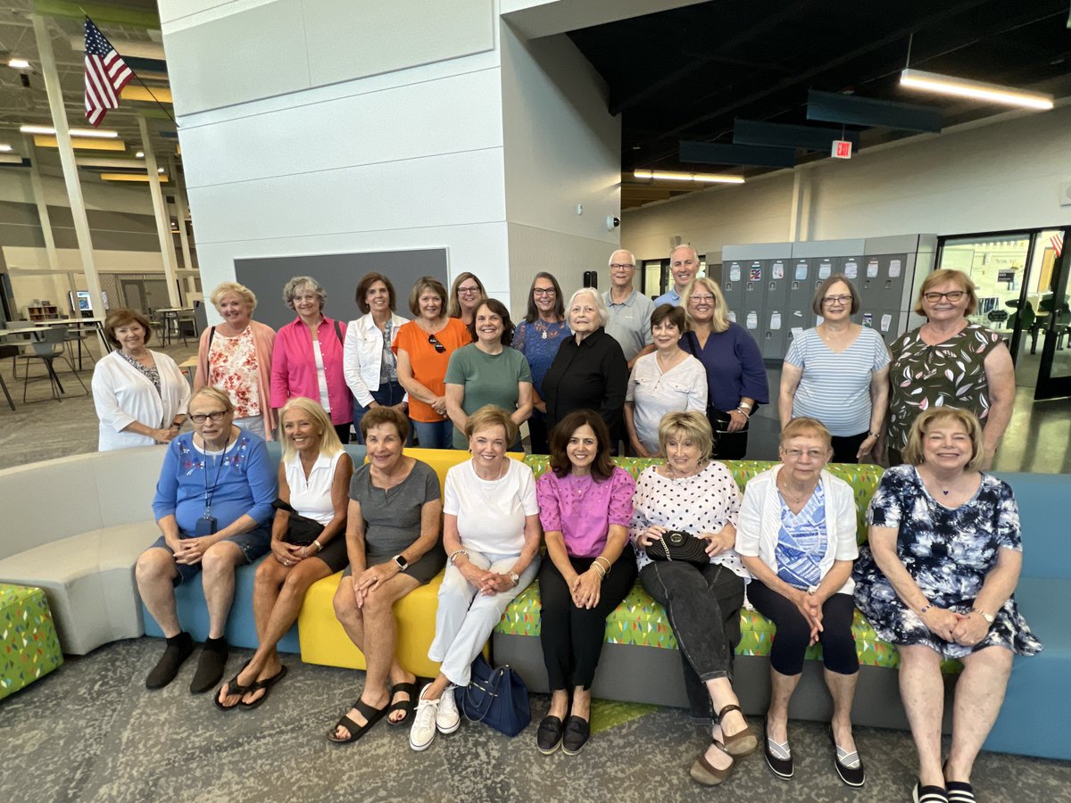 Thanks to our retired Novi educators for touring the new <a href="/NoviMeadows/">Novi Meadows Elem.</a> ahead of tonight’s Open House. #NoviPride 💚🤍