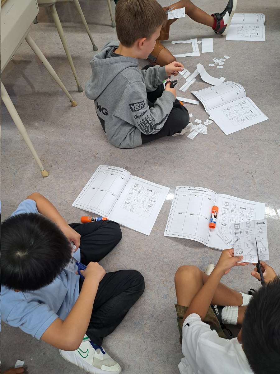 3H sorting items by the natural or processed materials they are made from.  #sciencefun #BlessedAndGrateful
