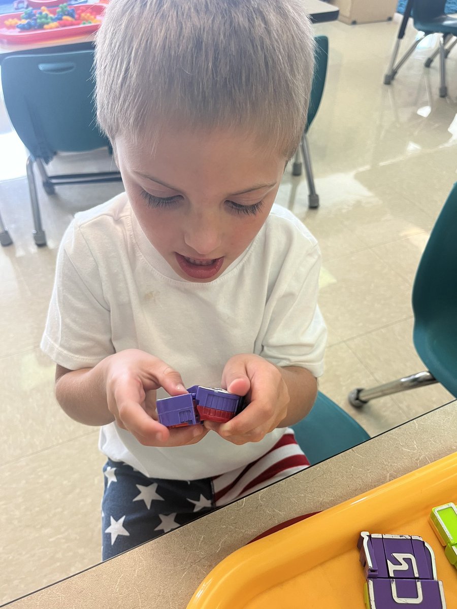 ZumEarlyEd's tweet image. Letter and number transformers are here! 🔠🔢 The kids are enjoying transforming letters and numbers into fun shapes and characters, making learning engaging and interactive. #LearningFun #Transformers #EarlyEducation #WeAreECC #ECC #Otters #SchoolFamily #school #family