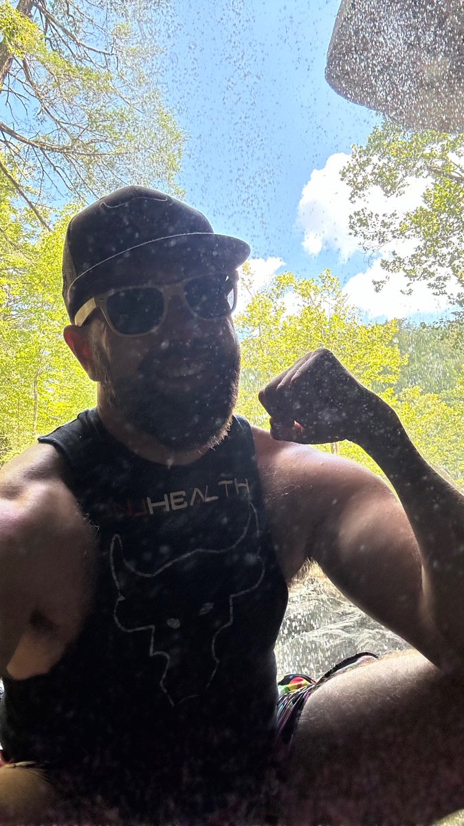 STEMLabOnTheGo's tweet photo. My favorite #Kentucky waterfall, Eagle Falls.
#ChasingWaterfalls #TravelingScientist #ExploreKY https://t.co/GFvbwOJKOg