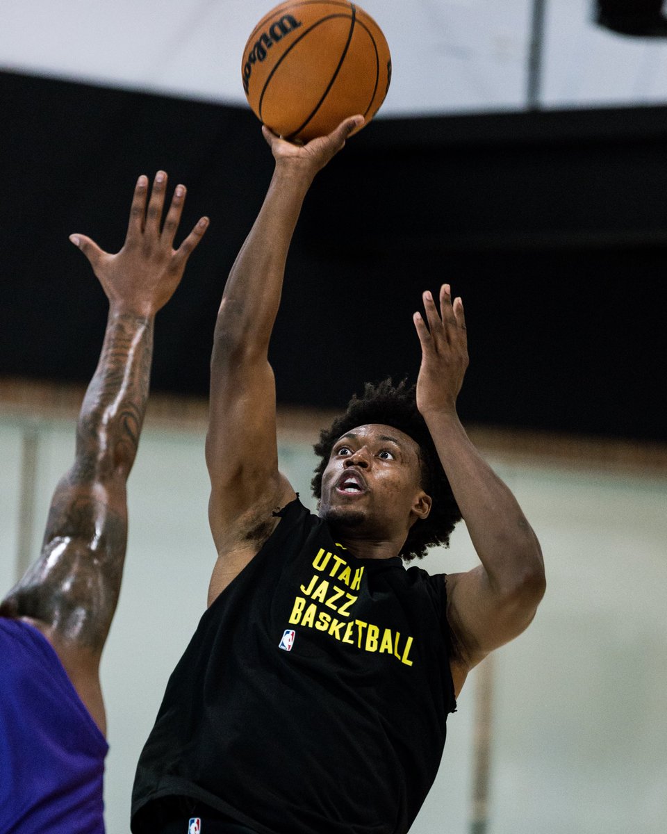 utahjazz's tweet photo. when you realize the jazz home opener is only 37 days away ⌛️

#TakeNote https://t.co/CtKxEpG9vU