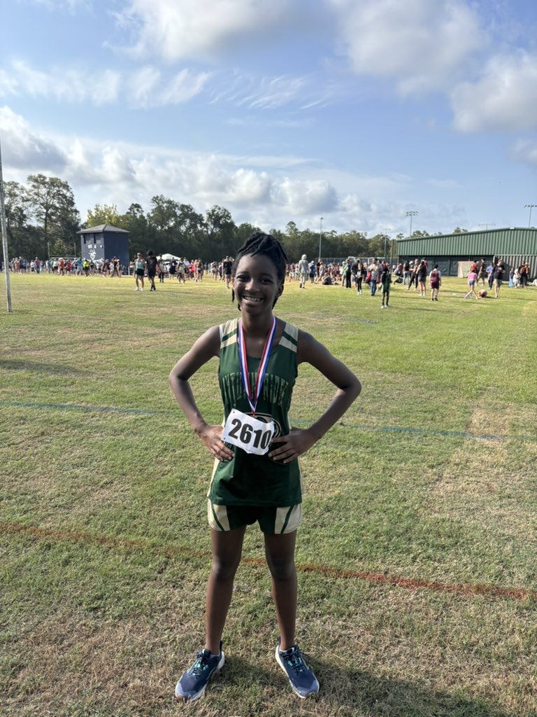 bosquezandrew's tweet photo. Marigny Jacob’s with a top 10 finish at the Andy Wells meet this past Saturday. GOOD JOB!! @HumbleISD_ARMS @HumbleISD_Ath https://t.co/kzzwBv105t