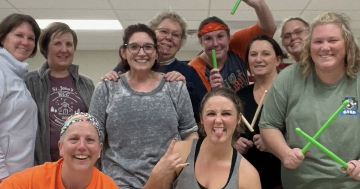 HealthierMI's tweet image. "You can see it in pictures and see it in person. I've physically seen people slim down." 
 
POUND Fitness is a cardio-based workout that incorporates Pilates, core strengthening and arm and leg movements in a fun and social way. tinyurl.com/3et9anj5
 
#POUNDFitness