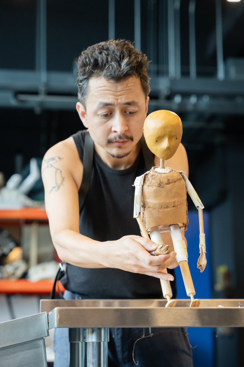 KakilangArts's tweet image. It’s the final countdown! The Lonesome Death of Eng Bunker opens tomorrow at @OmnibusTheatre, running until 21st Sept. A goth horror about siblinghood, diaspora, and waking up chained to a dead body. Tickets still available—🎟️link in bio! Don’t miss out! @tobipostersu