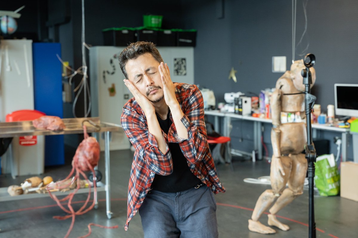 KakilangArts's tweet image. It’s the final countdown! The Lonesome Death of Eng Bunker opens tomorrow at @OmnibusTheatre, running until 21st Sept. A goth horror about siblinghood, diaspora, and waking up chained to a dead body. Tickets still available—🎟️link in bio! Don’t miss out! @tobipostersu