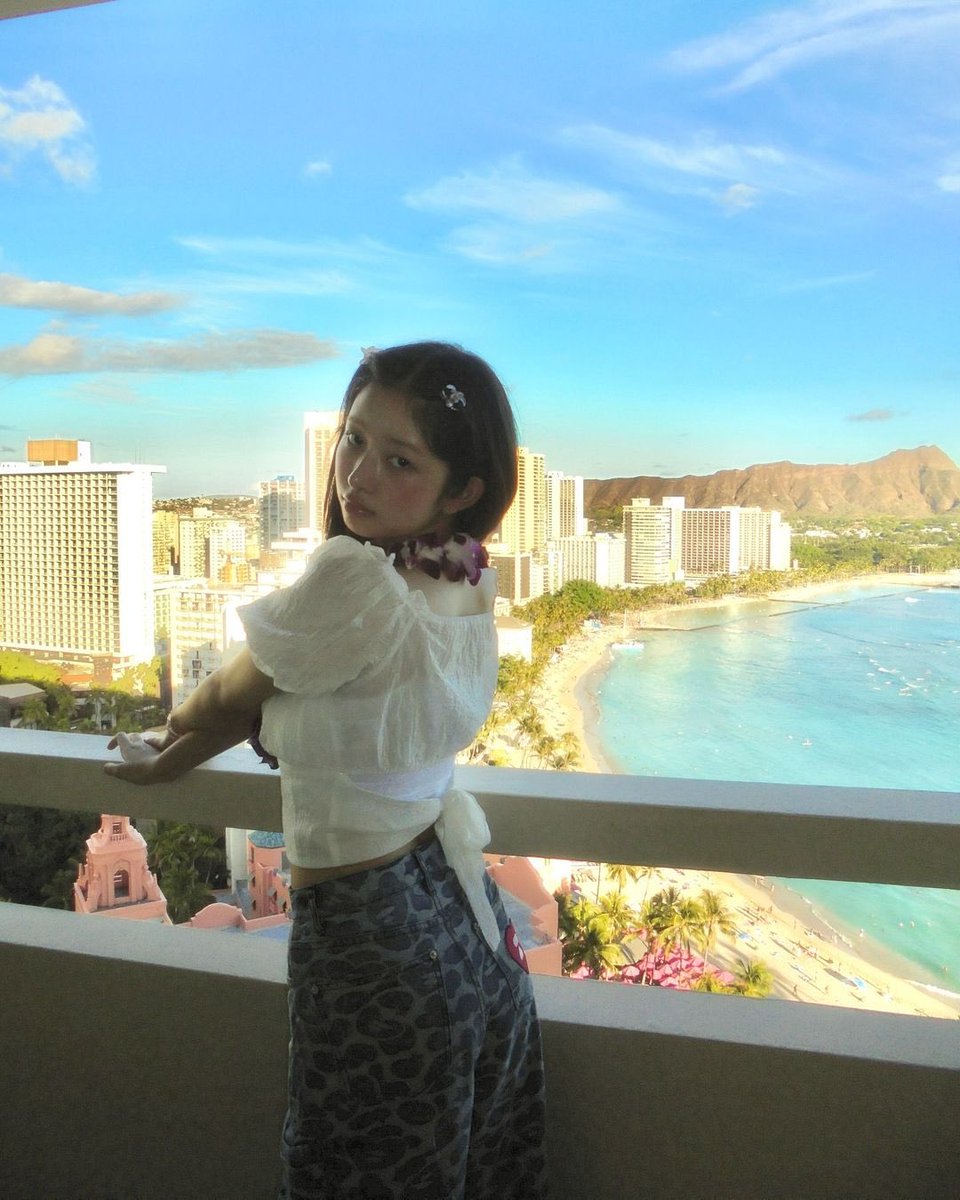 ㅤ
the sun, they loved me. ☀️ the weather, they support my bright aura. ✨the perfect combo, aren’t we? 𐔌ᵔ ܸ>⩊<︎︎ ͡ 𐦯ᡣ𐭩
ㅤ