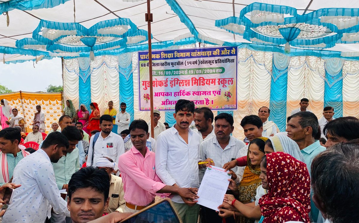 आज उमराई, ब्लॉक तलवाड़ा में 68वीं जिला स्तरीय फुटबॉल प्रतियोगिता का उद्घाटन कर खिलाड़ियों से मुलाकात की। खेलों से न केवल शारीरिक विकास होता है, बल्कि मानसिक विकास के साथ-साथ अनुशासन भी बढ़ता है। ग्रामीण क्षेत्रों में अपने कौशल को दिखाने का बेहतरीन मंच मिल रहा है। सभी प्रतिभागियों