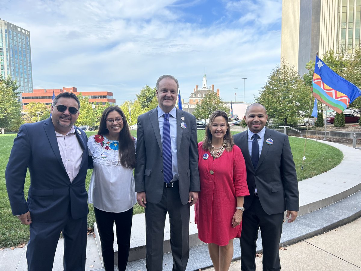 STLPartnership (@stlpartnership) on Twitter photo Honored to be a part of the Hispanic Flag Raising Ceremony in St. Louis County, celebrating #HispanicHeritageMonth! A beautiful symbol of unity and pride.
<a href="/SierraPR/">Suzanne Sierra</a> Honored to be a part of the Hispanic Flag Raising Ceremony in St. Louis County, celebrating #HispanicHeritageMonth! A beautiful symbol of unity and pride.
<a href="/SierraPR/">Suzanne Sierra</a>