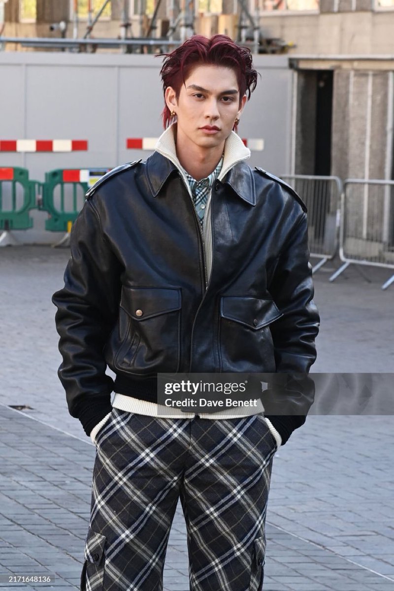 Subbvc1's tweet image. ภูมิใจที่สุด
Bright In LFW SS2025 
#BurberrySummer2025xBRIGHT
#BurberryxBRIGHT
#Burberry 
@Burberry 
@bbrightvc 
#bbrightvc