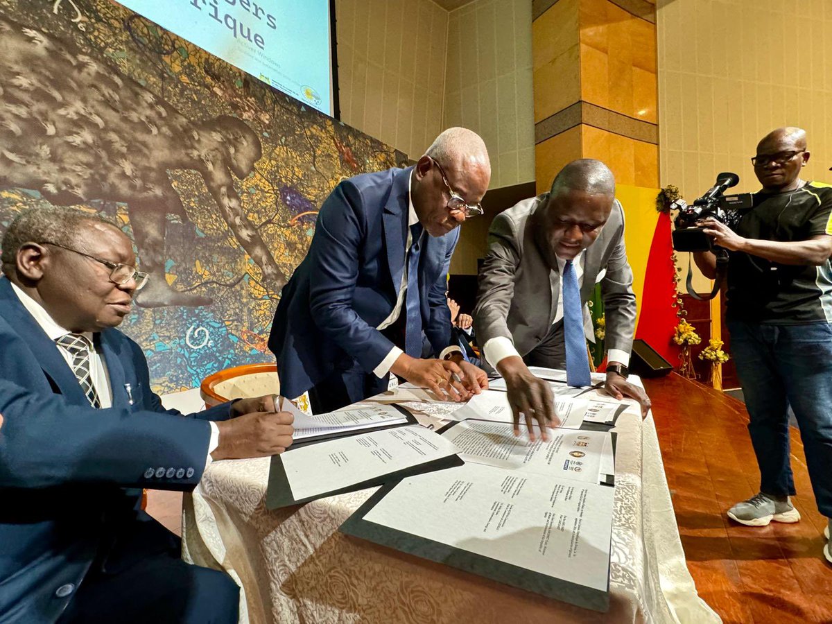 eumetsat's tweet photo. Some impressions from the opening ceremony in #Benin, where the 16th Africa User Forum is being hosted. Speeches from @WMO, @METEO_BENIN and more, as well as the signing of the declaration by @_AfricanUnion, its Space Agency &amp; the Minister for Meteorology @AMCOMET 🛰🌍 https://t.co/0d31AgxpnN