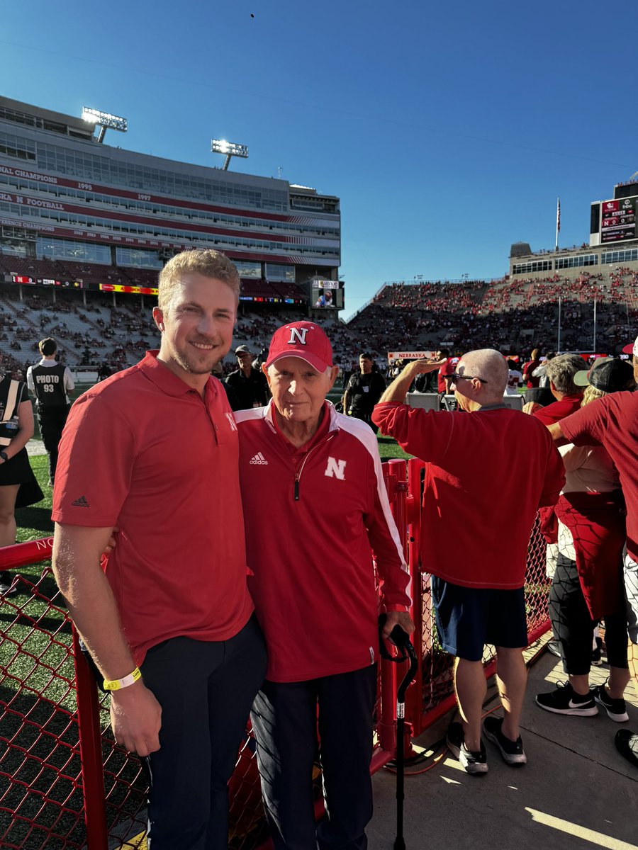 To kick off game week of the 400th consecutive sellout for <a href="/HuskerFootball/">Nebraska Football</a>, I want to share a story of my grandpa, Noel Martin. 

He not only played in the first sellout game of the streak, but scored the first points of the streak with a pick 6 for the Huskers on 11/2/62❤️ #GBR