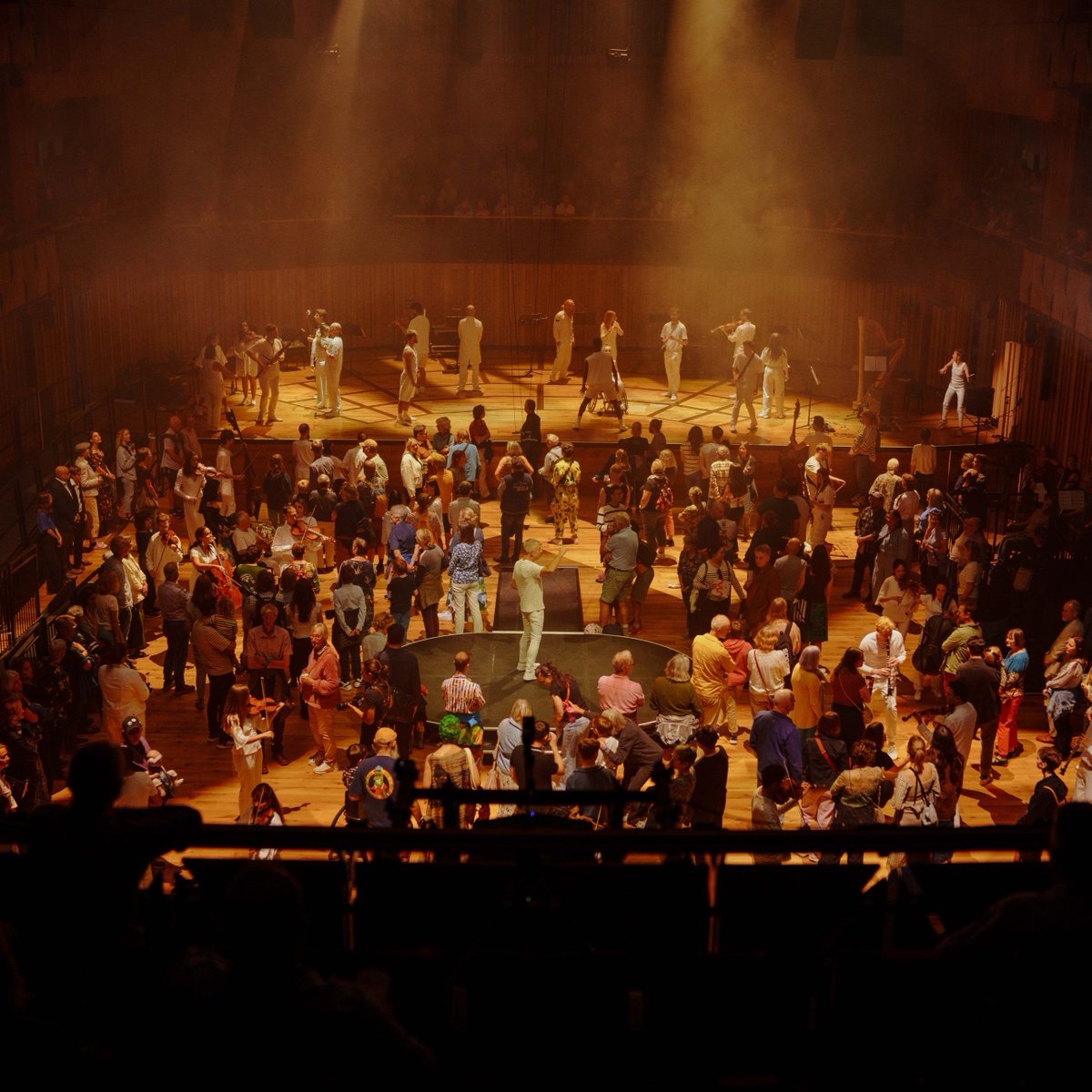 We are recruiting for a Senior Producer - FT, £39.5k, Permanent contract, Bristol/Hybrid 

“The quality of Paraorchestra’s work is second to none, and you get to lead and work with a hugely talented and fun team.”

Follow the link to apply - bit.ly/3WW0Lwp