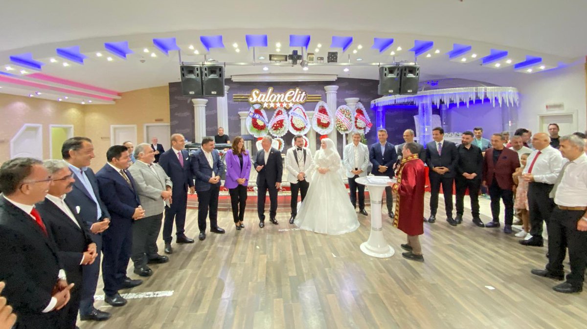 emin_ekmen's tweet photo. Arkadaşlarımızla Sultanbeyli Kurucu İlçe Başkanımız Sevgili Orhan Aktaş'ın oğlu Yusuf ve Yaren'in düğün merasimine katıldık. 

Ömür boyu mutluluklar dilerim.
@orhanaktas34 https://t.co/7fVSOTsd1U