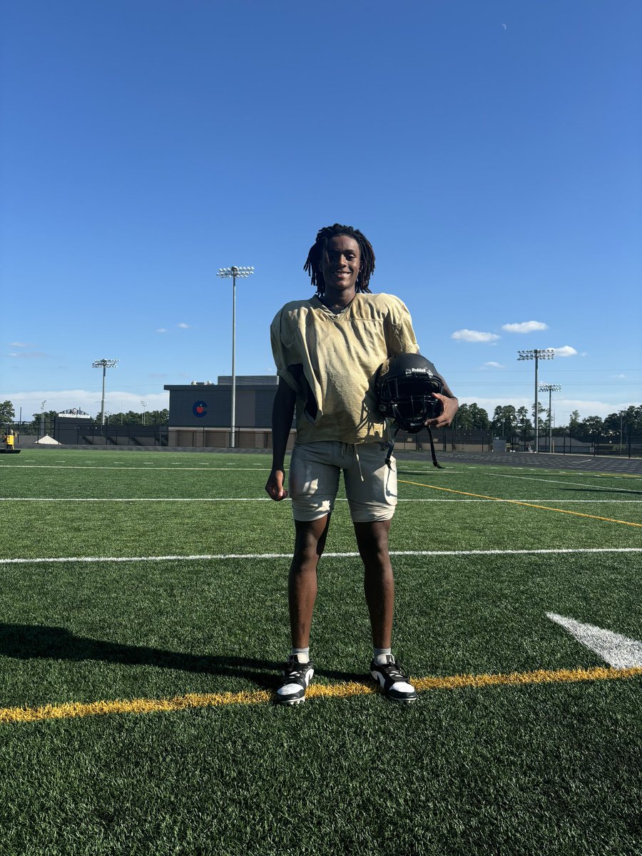 Congrats to JR DB, Kaden Williams for earning his Black Hat! 

#SicEmTigers🐅