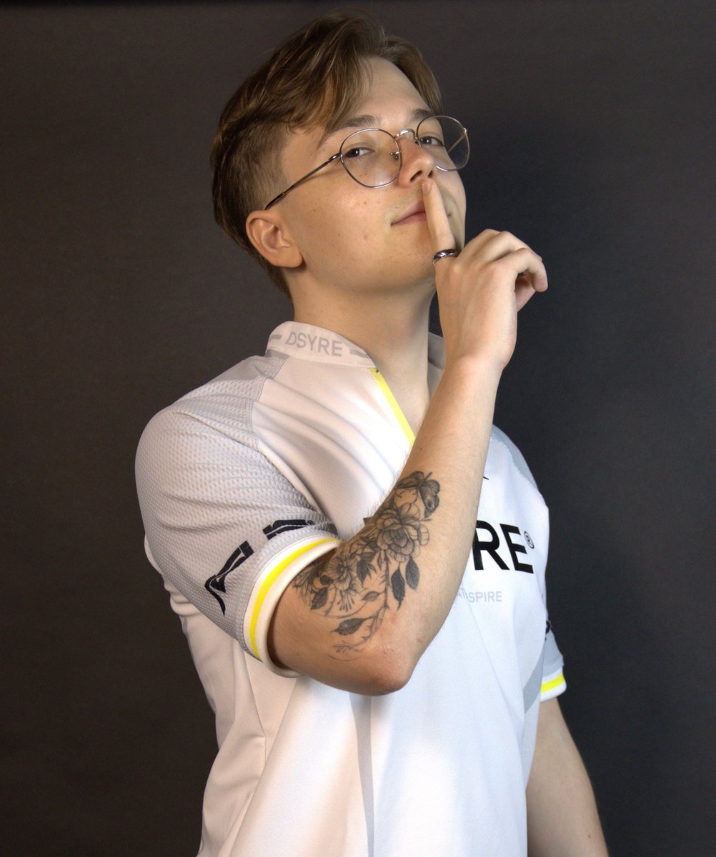 After a year with Dsyre, I have now been allowed to explore options for 2025.

🏆LIT Spring
EMEA playoffs Summer (4-0 Swiss)
VODs available upon request
🇪🇸 &amp; 🇮🇹 LTR
References: <a href="/maurogarih/">Mauro Garih</a> <a href="/LoLGine7/">Fabrizio</a> <a href="/WhiteKnight108/">Matti Sormunen</a>
Contact: <a href="/NavyL0L/">Michal</a> or DM

Likes and retweets are appreciated🫶