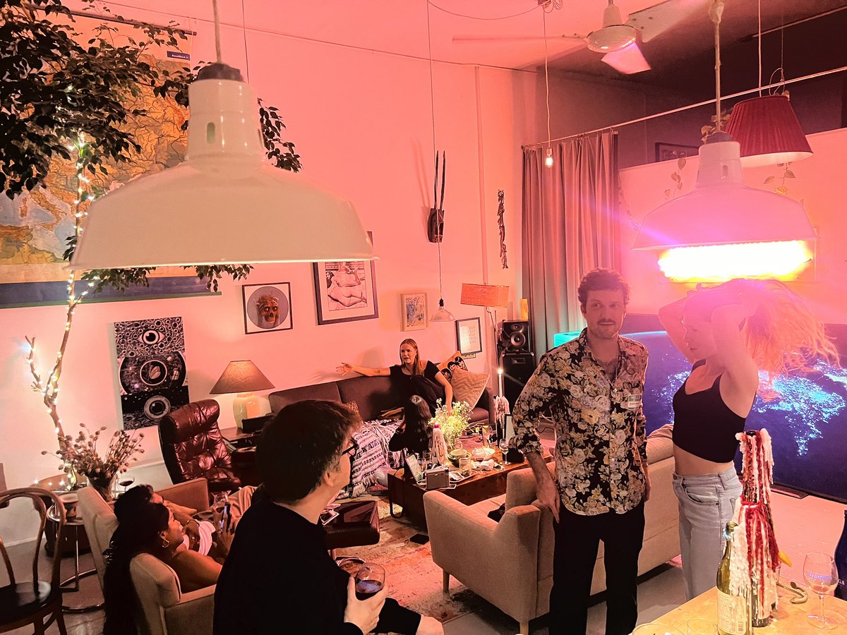 Will EP tweet media