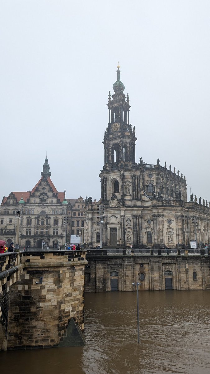 Arrived in Dresden ready for the  <a href="/TheSRIP/">SRIP</a> conference! 
#SRIP #Dresden #Research #Conference