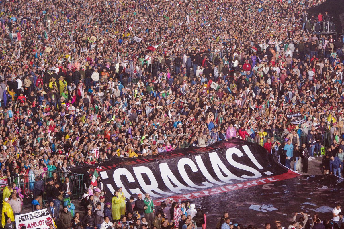 El pueblo, al finalizar su sexenio, le dijo a Carlos Salinas “regresa lo robado”. 

A Zedillo, “vendepatrias”. 

A Fox, “vete ya mentiroso y engañador”. 

A Felipe Calderón, “asesino”

A Peña Nieto, “gran corrupto”

A <a href="/lopezobrador_/">Andrés Manuel</a> el pueblo le dice “gracias presidente”.