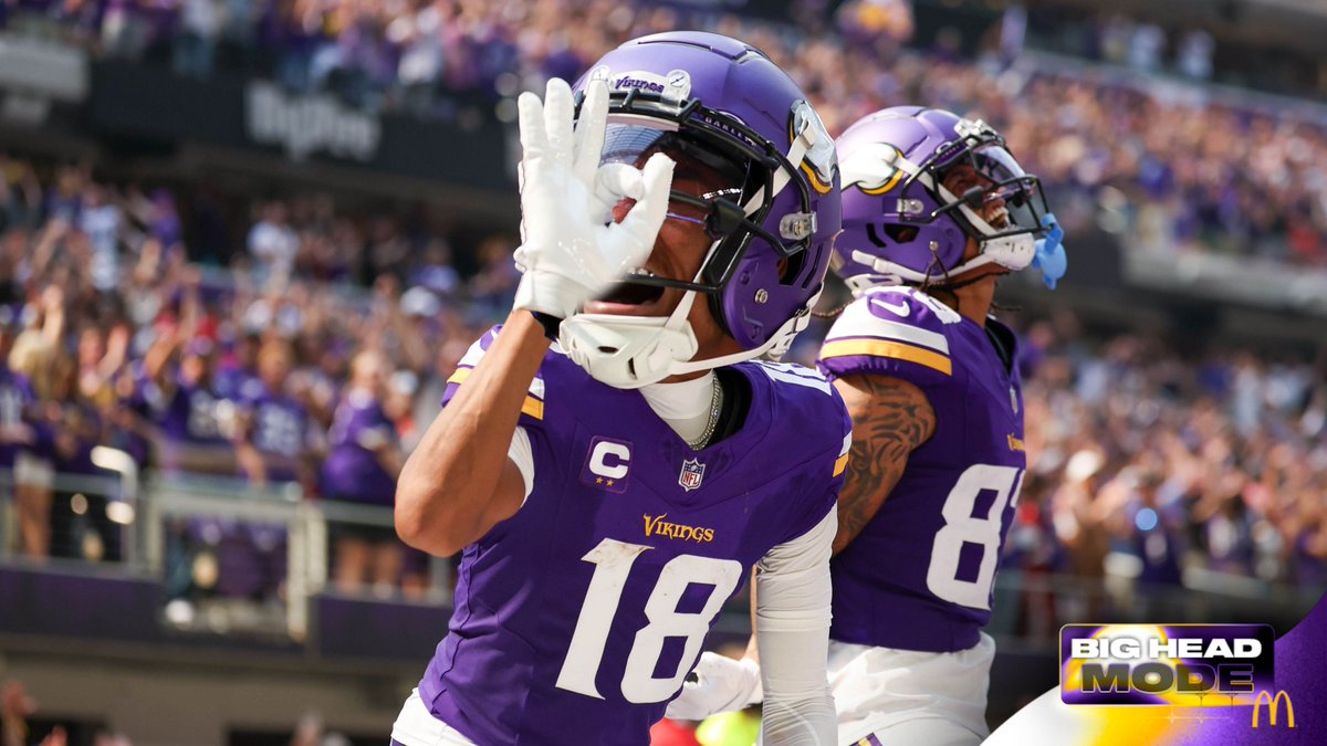 Vikings's tweet photo. More Big Heads please! 

📷: https://t.co/rC0k0d50Ev https://t.co/LJF0vRC7Ot