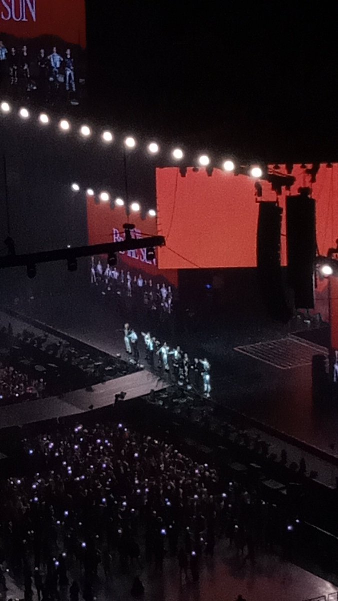 mntchoco_'s tweet photo. Until the last "Say the name! SEVENTEEN!" my 13🫂💎 https://t.co/rJRKsO2ipw