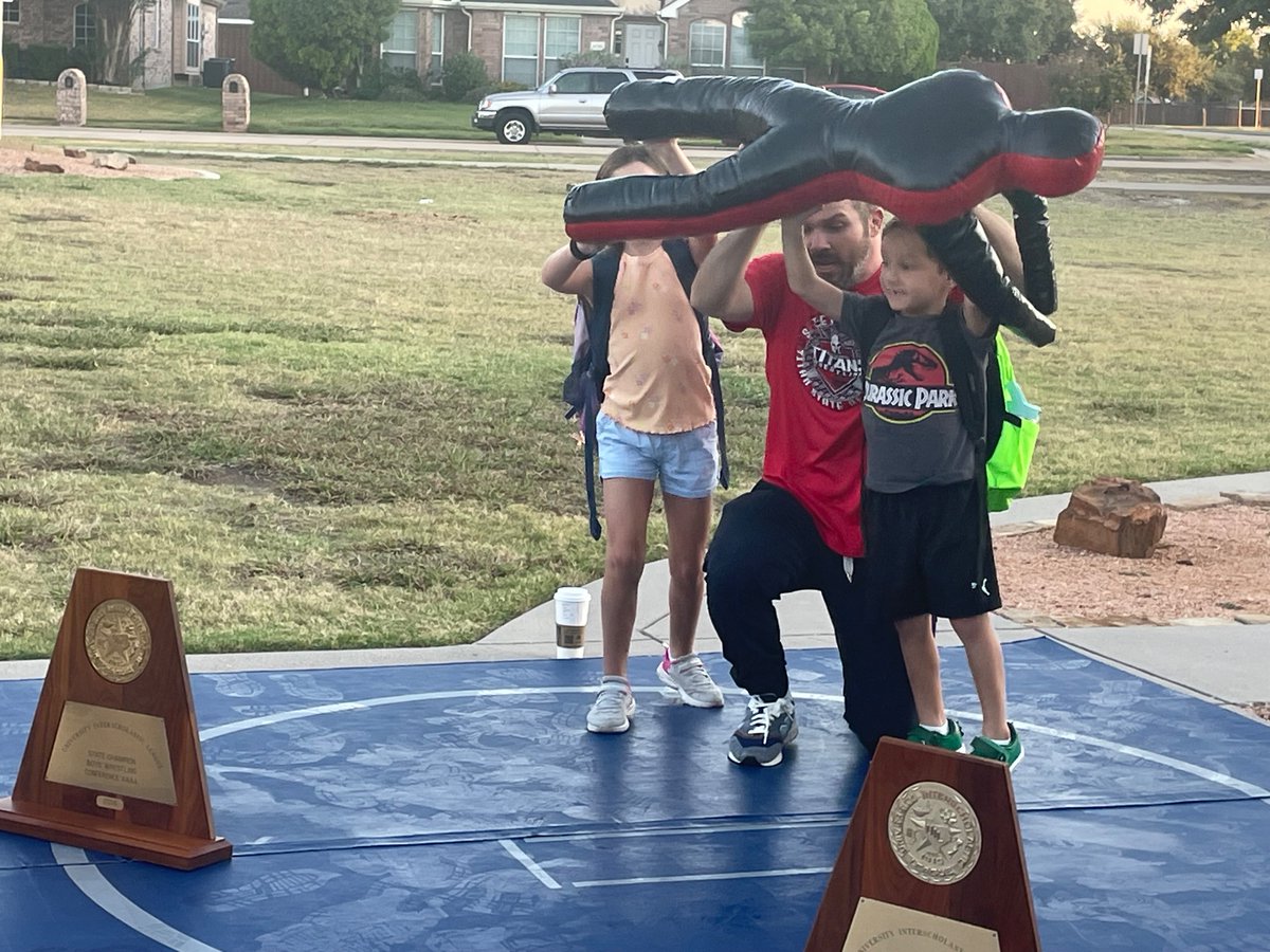 PetruninPreK's tweet photo. Loved having the Centennial wrestling coaches and team out at Gunstream to promote their upcoming camp! @GunstreamFrisco @Cen10Wrestling https://t.co/3IYNRbdYtz