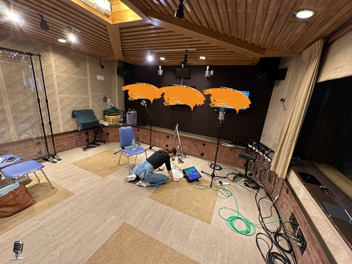 Sunma47's tweet photo. 『#進撃の巨人』は
演者さん達を追い込んだ

絵に合わせて
雰囲気で台詞を紡ぐのでは無く
内から込み上げてくる
「何か」を
私も、監督も
感じたかったから…

だからこそ
そのシチュエーションに合わせた環境に彼らを追い込んでみた

演者さんにとっても
我々にとっても
それは「挑戦」でしかなかった https://t.co/skMYHGn4Qd