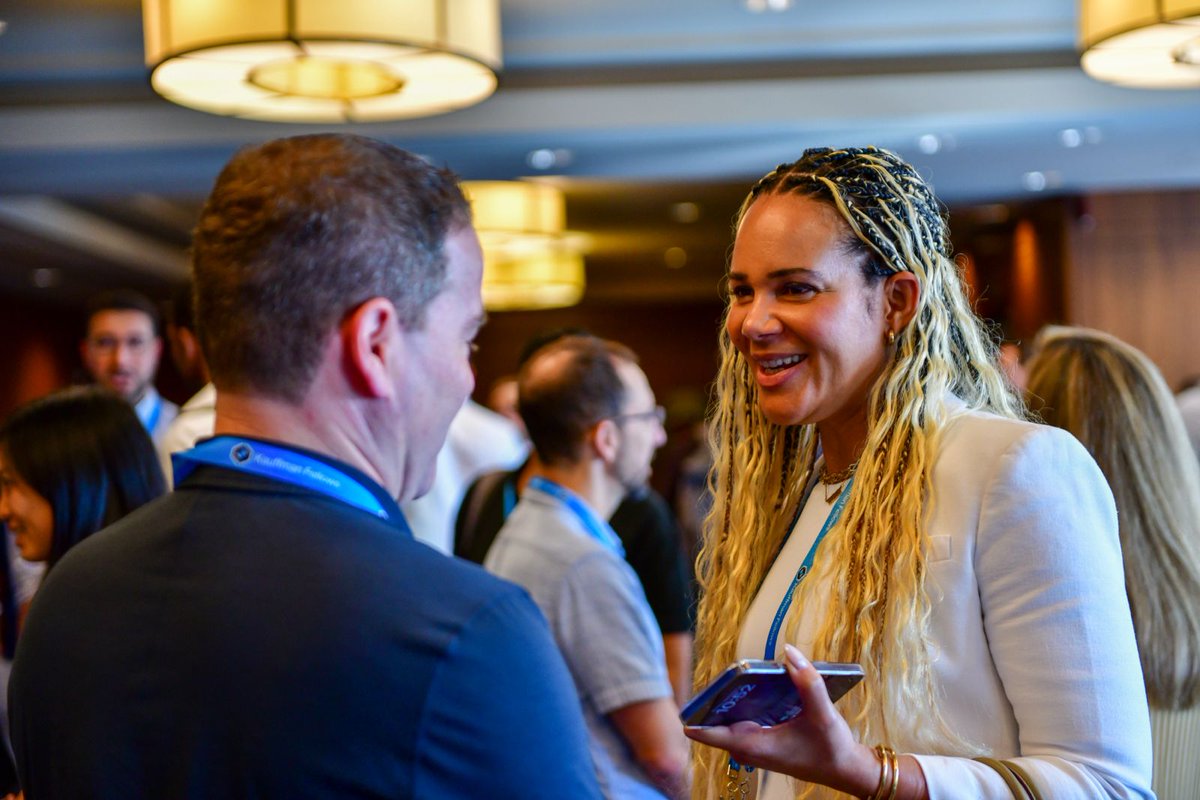 KauffmanFellows's tweet photo. π¨π¦ Kauffman Fellows in between scenesπΈ #KFSummit https://t.co/3Lbv0waYVJ