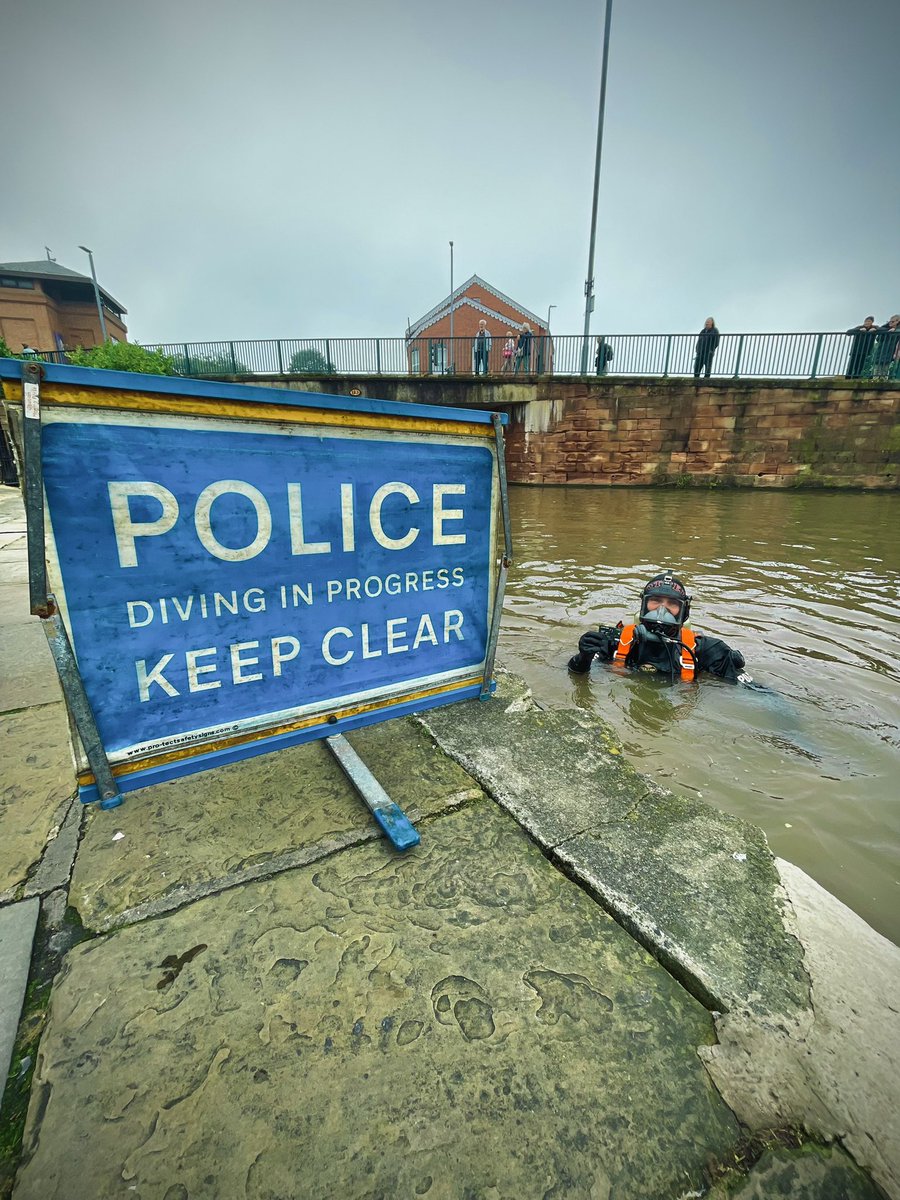 NWPoliceDivers's tweet photo. Today we’ve been supporting @cheshirepolice in #Chester for #OperationCrossbow - we’ve conducted some speculative searching in the canal recovering items that may be linked to criminality, along with some high visibility presence on the surface. #policedivers #marinepolicing 🔵🔱 https://t.co/1LGaALAWlj