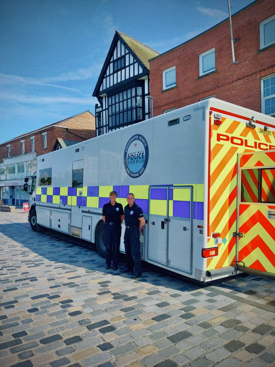 NWPoliceDivers's tweet photo. Today we’ve been supporting @cheshirepolice in #Chester for #OperationCrossbow - we’ve conducted some speculative searching in the canal recovering items that may be linked to criminality, along with some high visibility presence on the surface. #policedivers #marinepolicing 🔵🔱 https://t.co/1LGaALAWlj