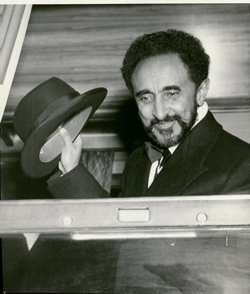 Grand rising massive! 🌄🌞 Greetings in the name of H.I.M. #HaileSelassieI 🦁🤴🏾
“Let us always meet each other with smile, for the smile is the beginning of love” - Haile Selassie

#TeachingsOfHisMajesty #Qedamawi #Rastafari #JAHGuide #SpreadLoveLikeAVirus #RastafariJAMS #OneLove