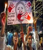 Ward boy is in the footsteps of #TMC goondas. This is what Begam has gifted to #Bengal. She is curse on Bengal. 🙄🤬🙄
