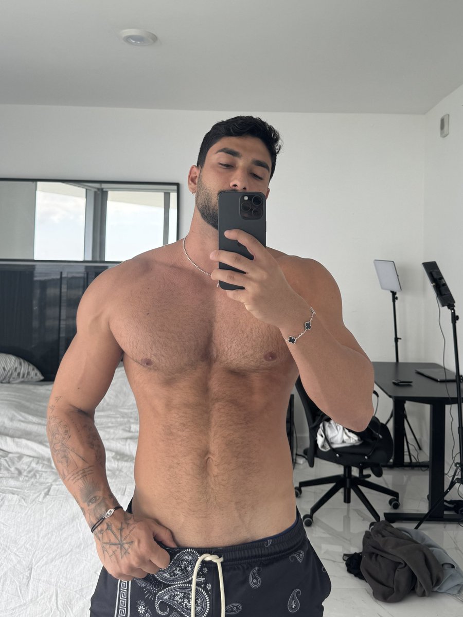 zayn dom simp @godadonisfan - Twitter Profile | Sotwe