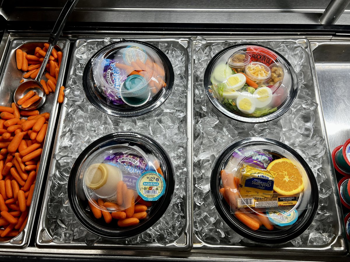 #IYKYK - There are serving lines and then there are SERVING LINES. This one <a href="/EastMagnet/">East Nashville Magnet</a> has been around for a long time and students know the delicious meals that are always available. Gorgeous flavors prepared daily! 🤩🤩 <a href="/MetroSchools/">Metro Schools</a>