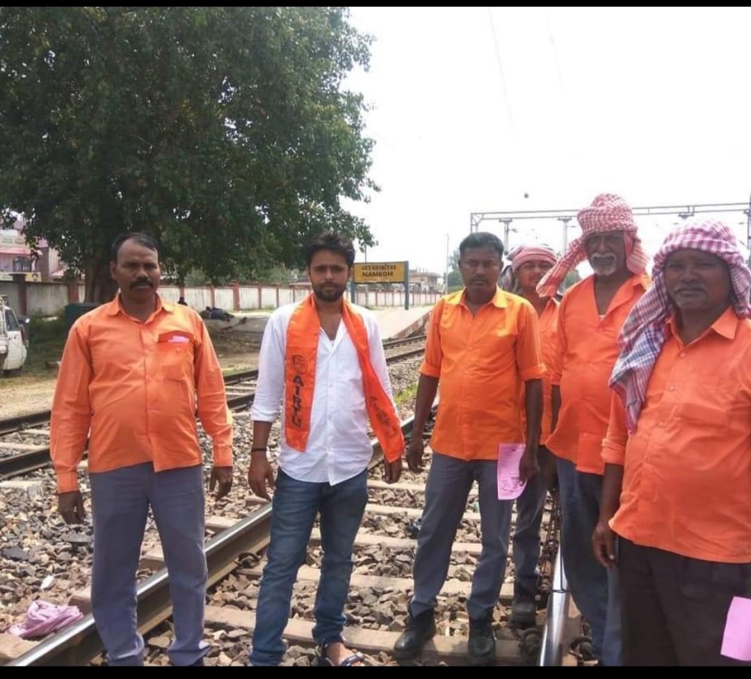 AVINASH52784827's tweet photo. LDCE open to all for engg railway staff https://t.co/Gv7W1FBpvy