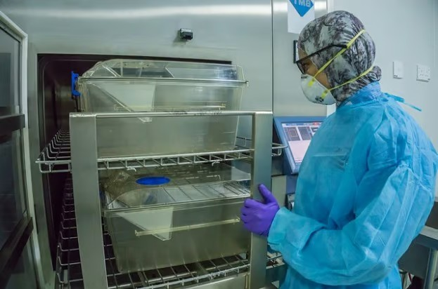 Proper storage and cleaning techniques can significantly prolong the lifespan of your cleanroom suits. Read more: bit.ly/cleanroom-suit…

#CostEfficiency #CleanroomApparel #MaintenanceTips