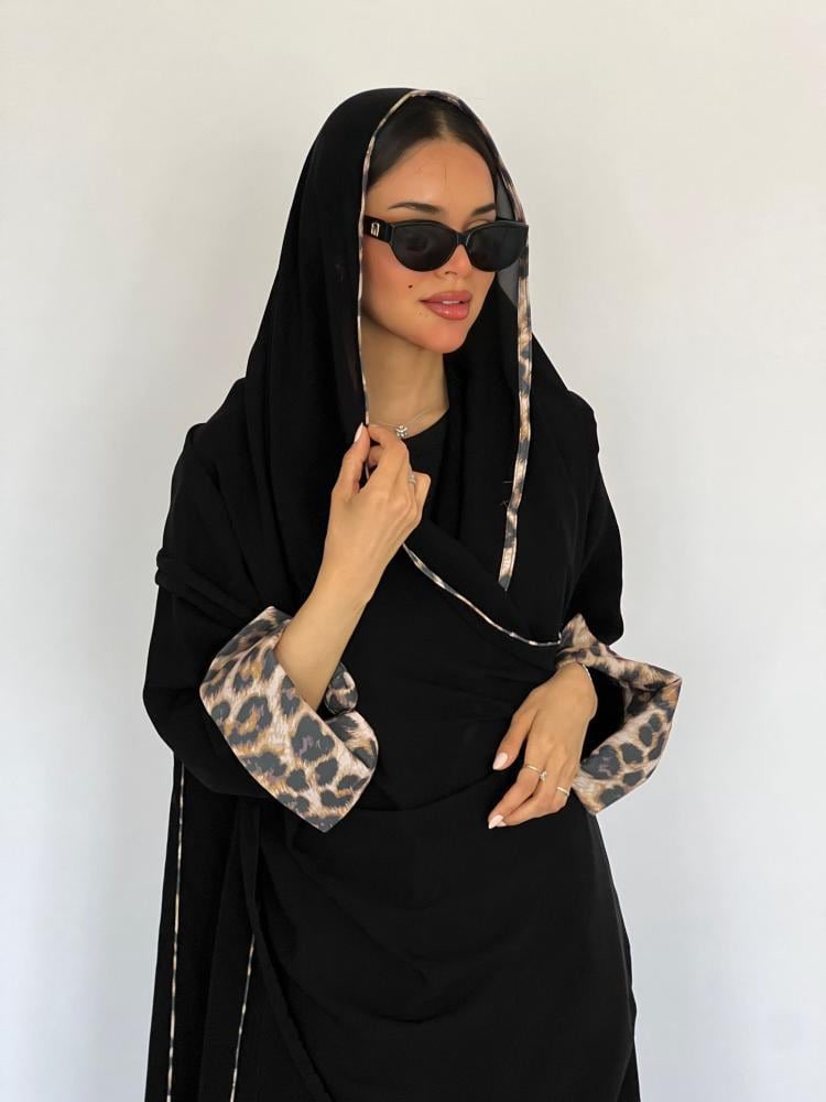 rosa_rosy25's tweet photo. 📣📣Abaya Tiger 🐅 

visit website and discover new collection in #MYRS 🩵
https://t.co/XPVXQhlKpz 
#مايرس_براند https://t.co/hDzLcYl75r