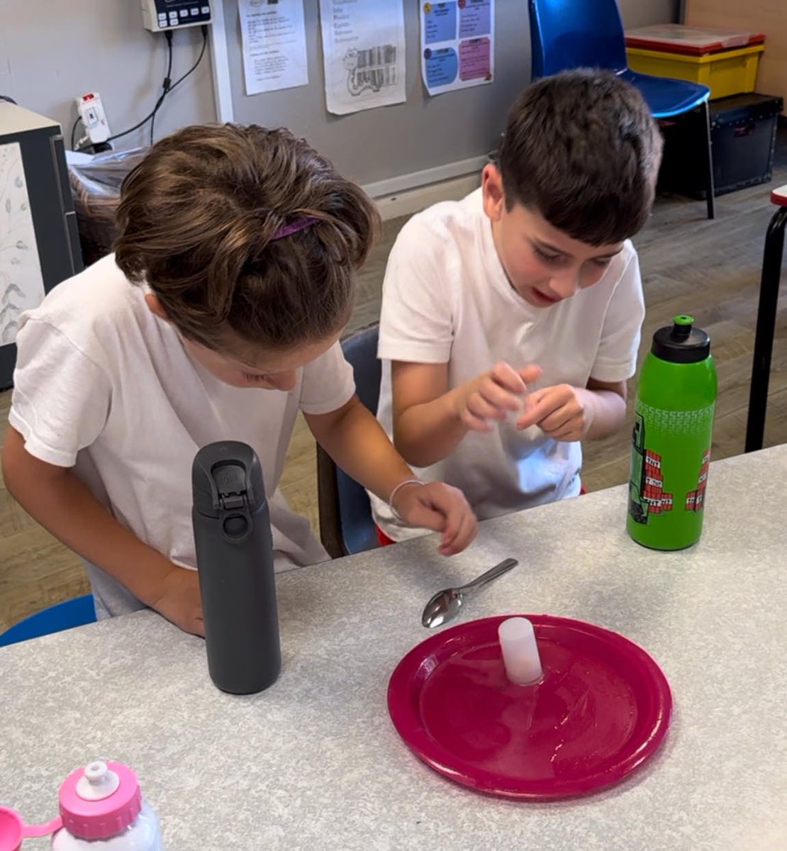 SuperScientist2's tweet image. At Langham C of E Primary today! We made film canister rockets😄🚀 #makingsciencefun #learningscience