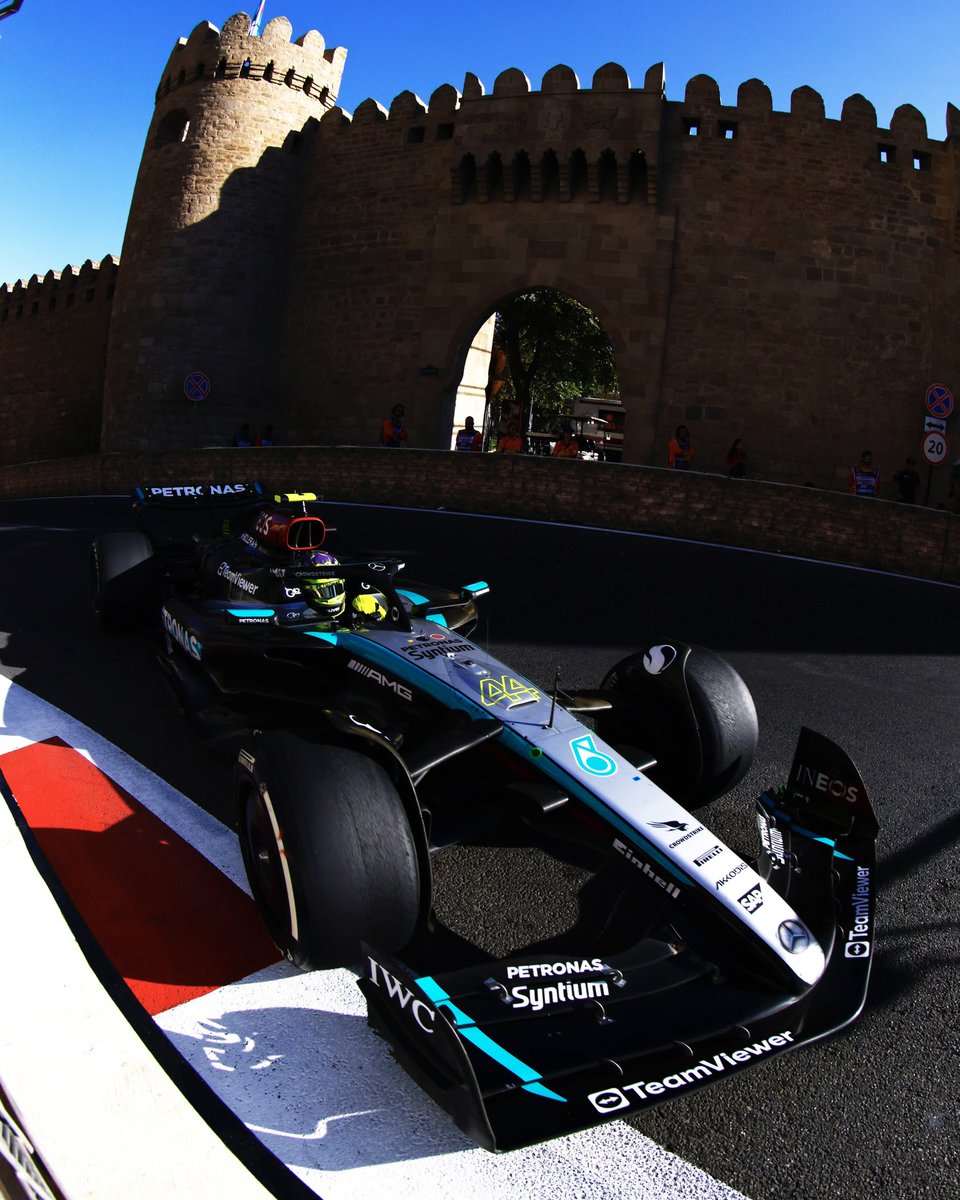 LewisHamilton's tweet image. Tough weekend, but we move. Good battles, and good effort from the team. Singapore soon, send good vibes 🇸🇬