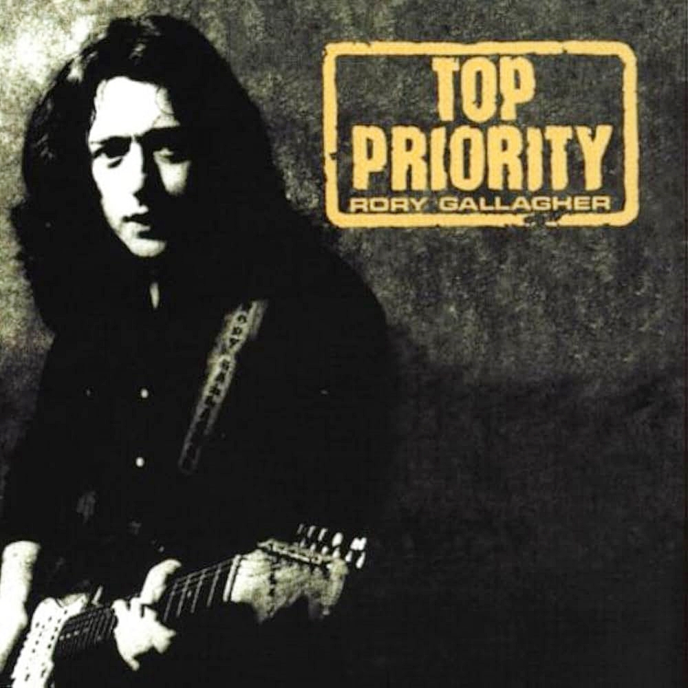 ventdel_nord's tweet image. 16 setembre 1979 És publica el vuitè
àlbum d'estudi de RORY GALLAGHER
T O P   P R I O R I T Y 😎🎸
#TopPriority
#RoryGallagher 
#BluesRock