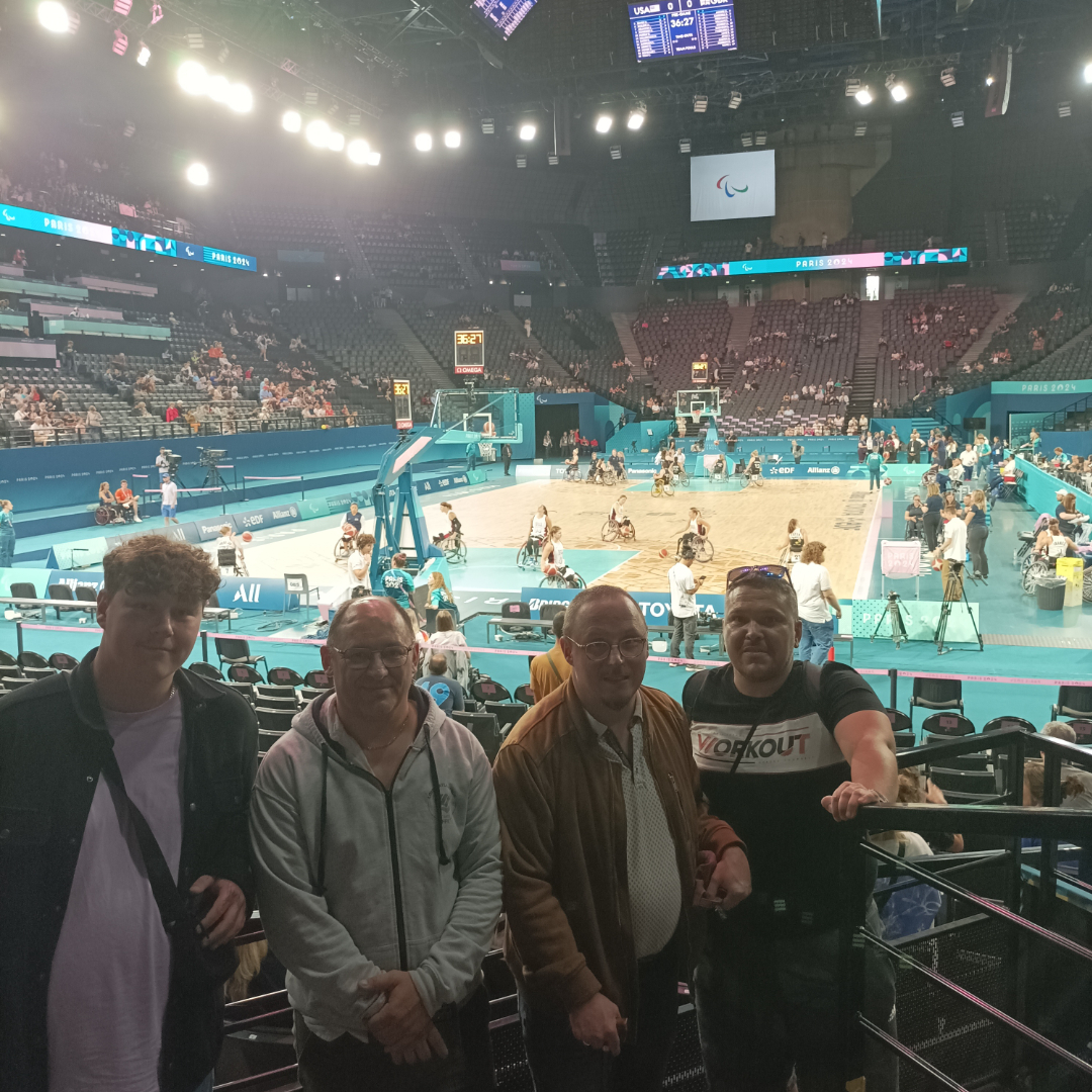 Retour sur le séjour aux Jeux Paralympiques 🏅
Du 4 au 6 septembre, 8 bénéficiaires des services de LADAPT du Puy-de-Dôme (ESAT HM, SAMSAH, GEM) ont participé à un séjour à Paris pour assister à plusieurs épreuves des #JeuxParalympiques. 🌟