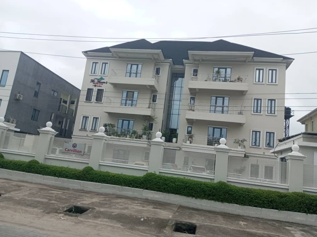 aproglobal's tweet photo. A Luxury 3 Bedrooms Flat with Bq, S/pool &amp; Gym for sale at Lekki Phase 1 Oniru area

Title: C of O 

Sales Price: N165m asking

Call 07063822217 https://t.co/Ggxg014Qcn